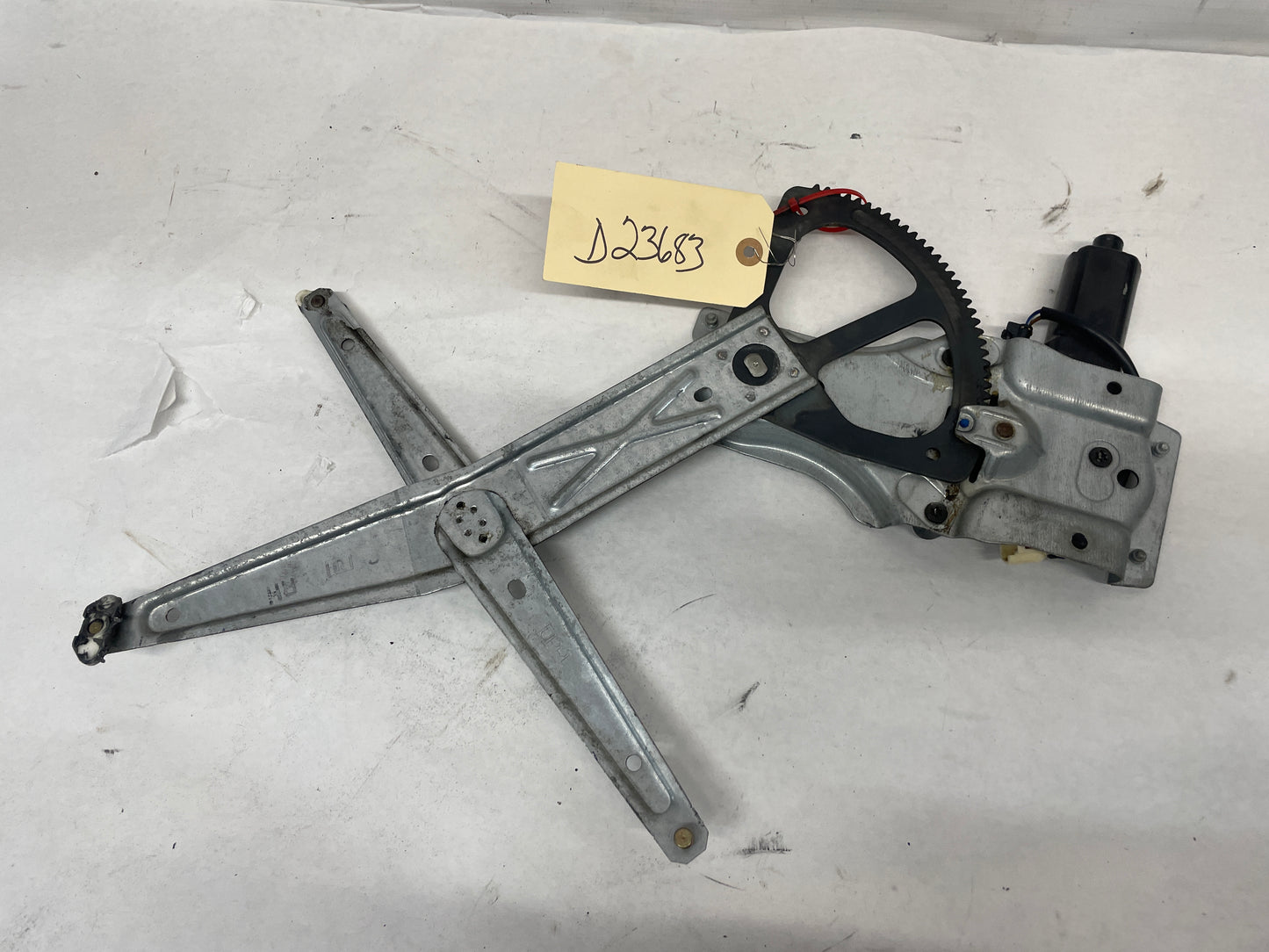 2005 Pontiac GTO RH Passenger Front Window Regulator Motor OEM - Day's Parts Yard