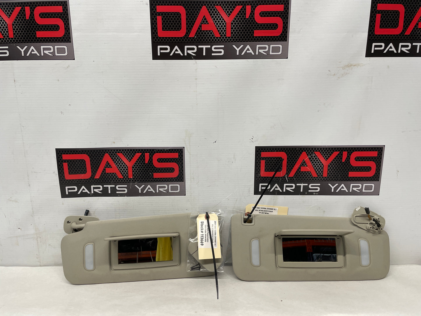 2009 GMC Sierra 2500HD SLT RH & LH Sunvisor Sun Visor w/ Clips OEM - Day's Parts Yard