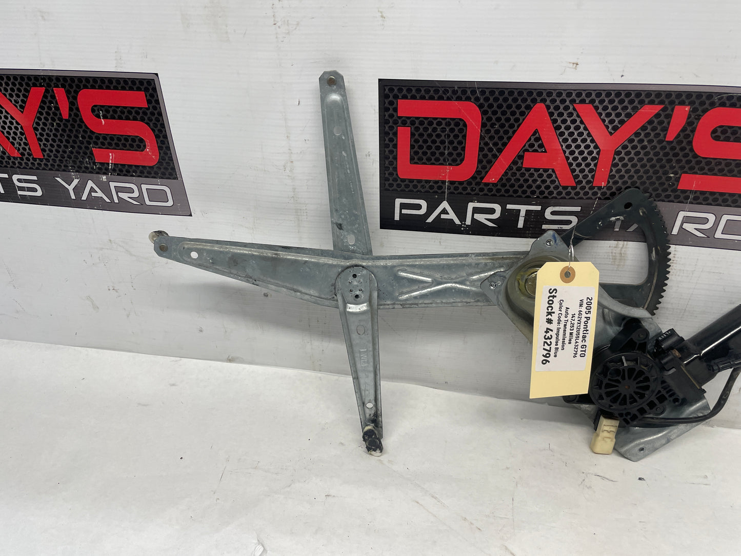 2005 Pontiac GTO LH Driver Front Window Regulator Motor OEM - Day's Parts Yard