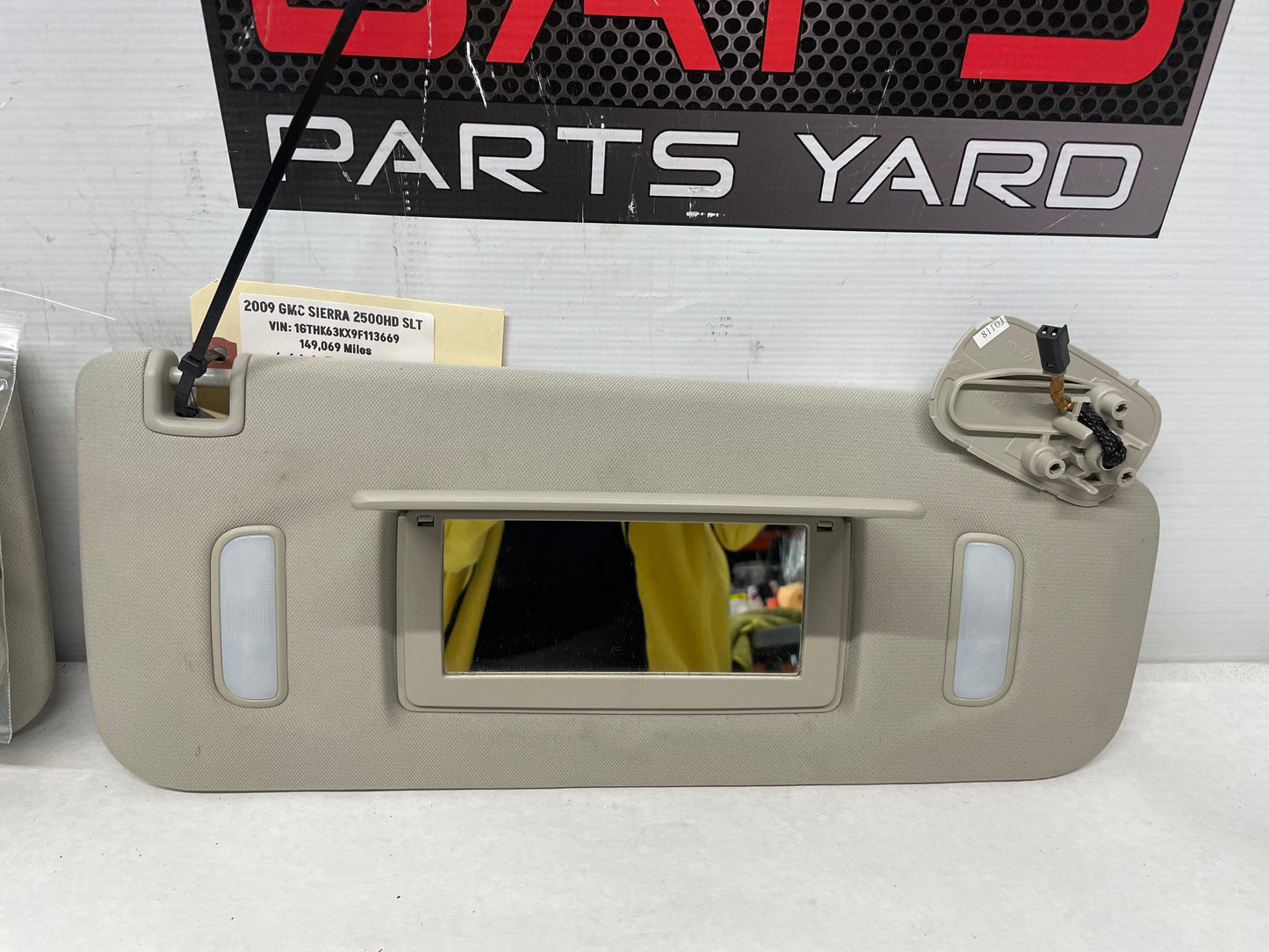 2009 GMC Sierra 2500HD SLT RH & LH Sunvisor Sun Visor w/ Clips OEM - Day's Parts Yard
