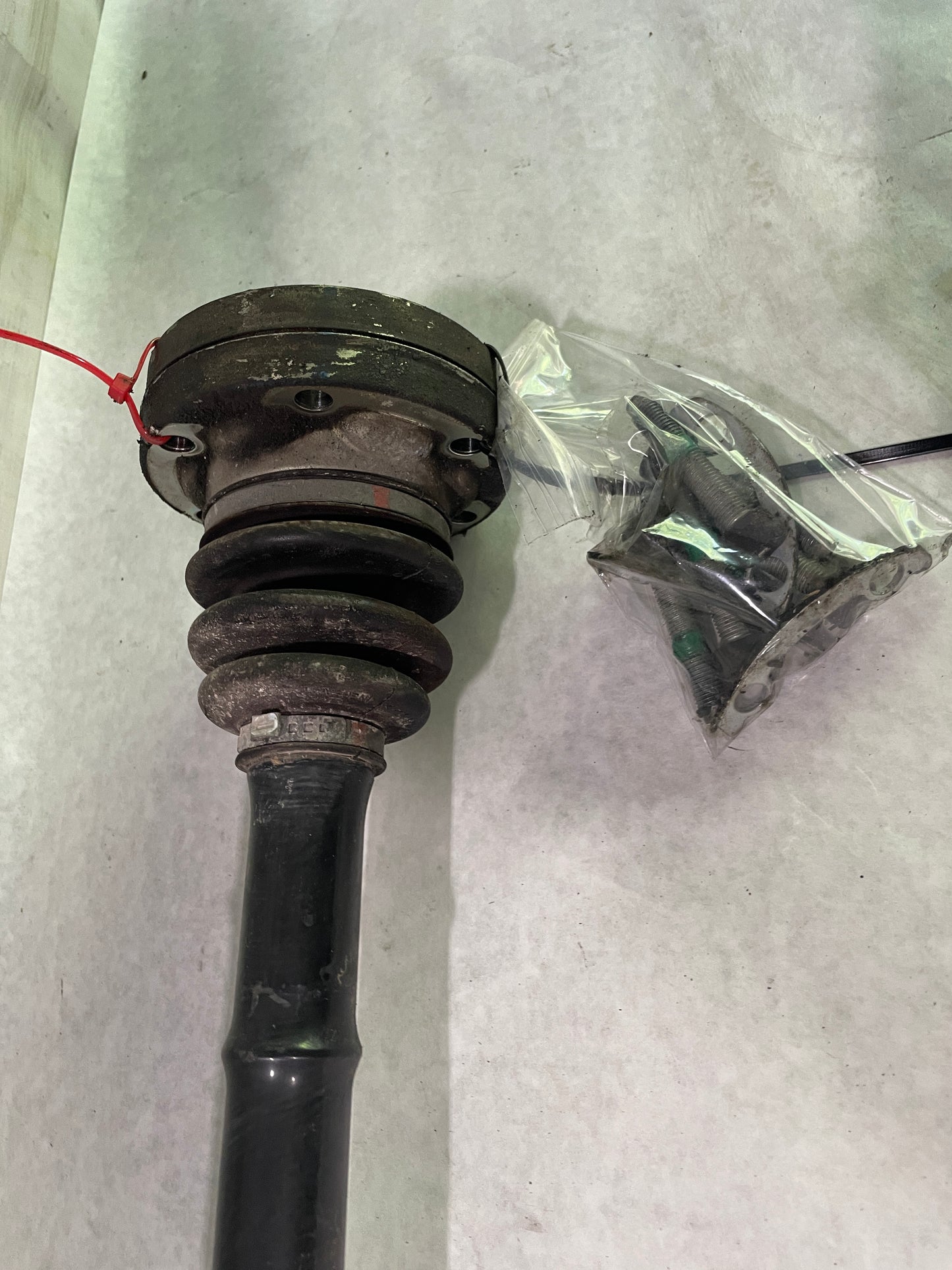 2014 Cadillac CTS-V Coupe Rear RH Passenger Axle Shaft OEM - Day's Parts Yard