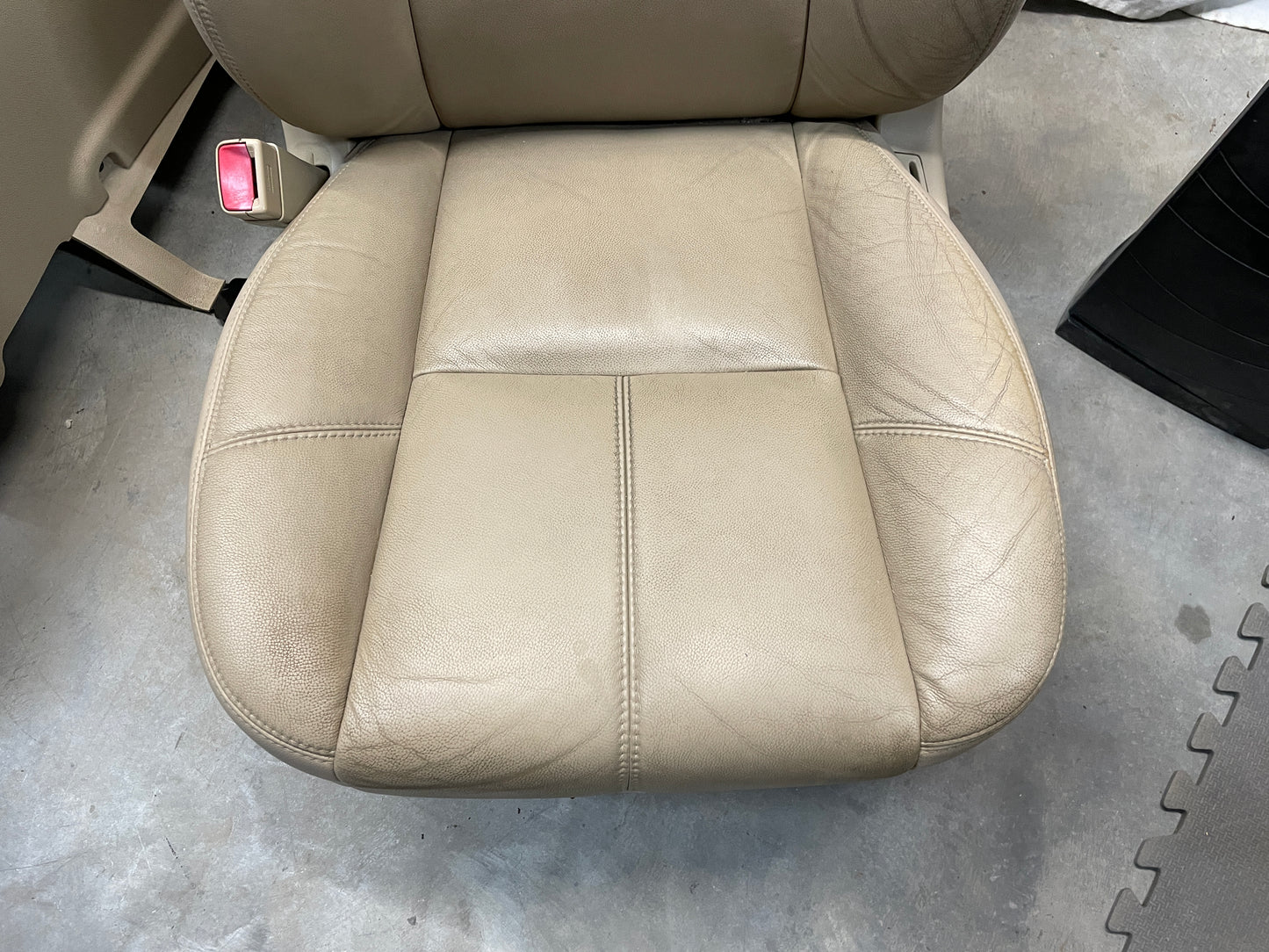2009 GMC Sierra 2500HD SLT Seats Fronts and Rears Tan Cashmere OEM - Day's Parts Yard