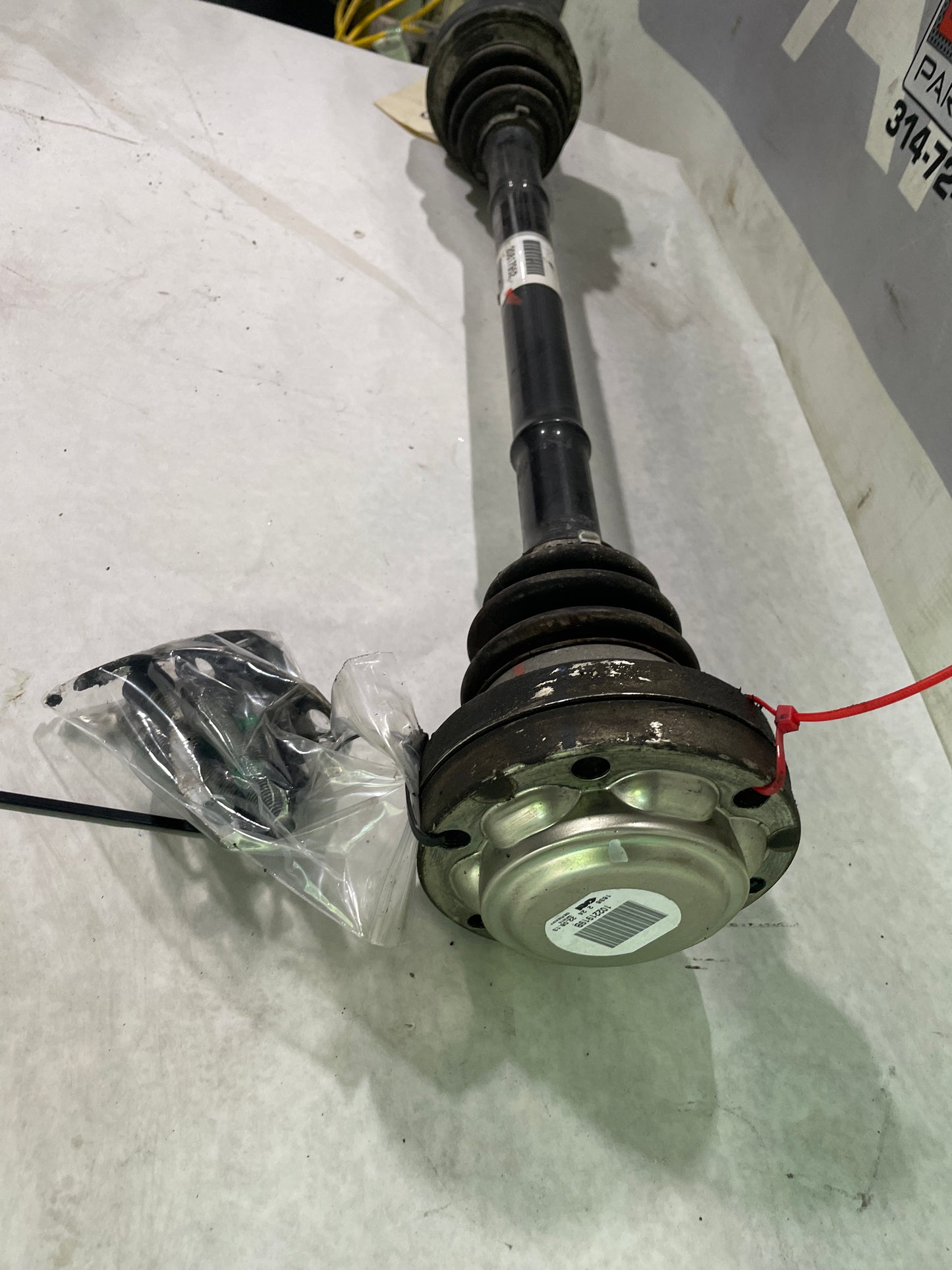 2014 Cadillac CTS-V Coupe Rear RH Passenger Axle Shaft OEM - Day's Parts Yard