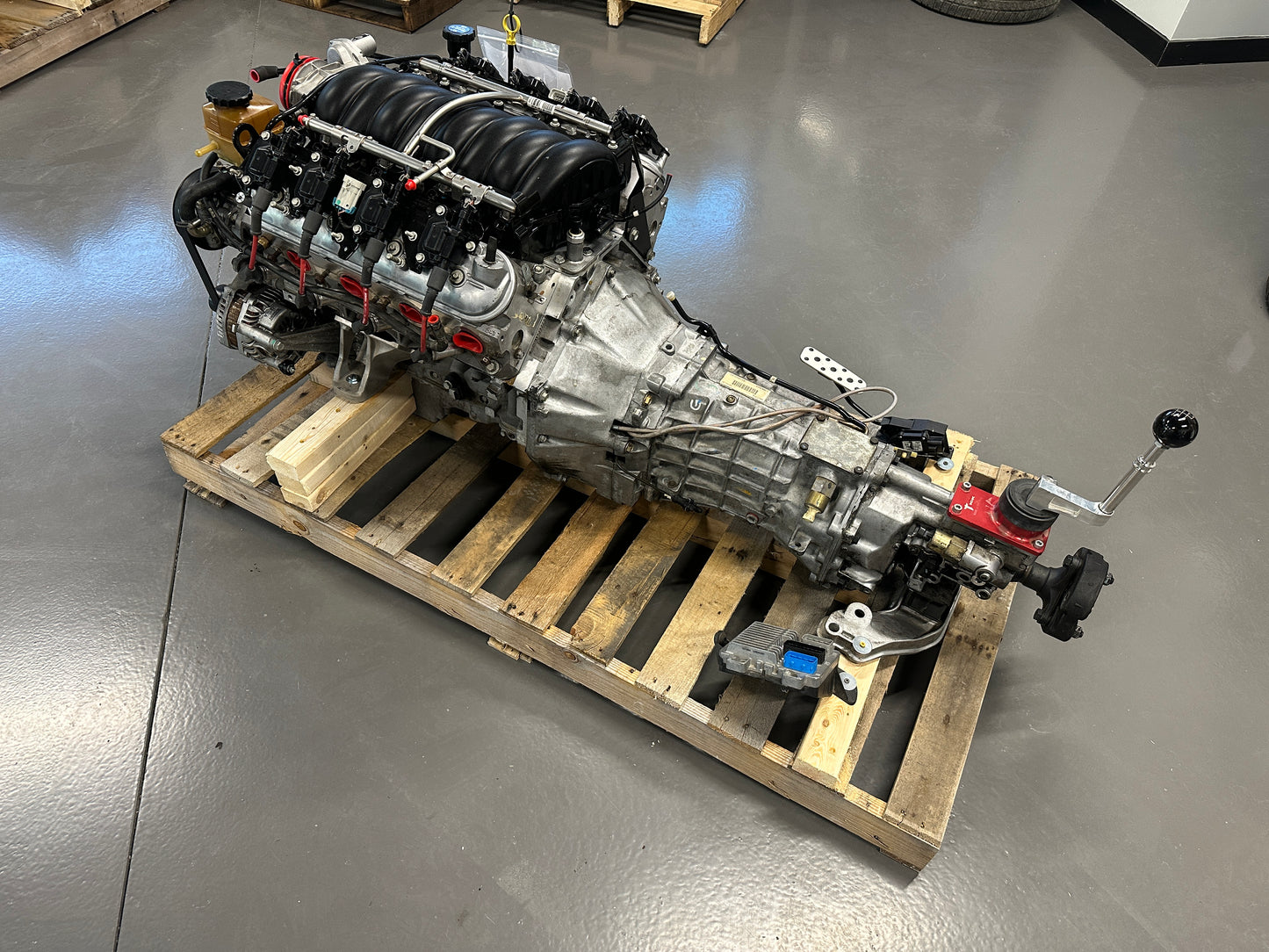 6.0 LS2 Engine T56 Manual Transmission Drivetrain Pullout 400HP 81k