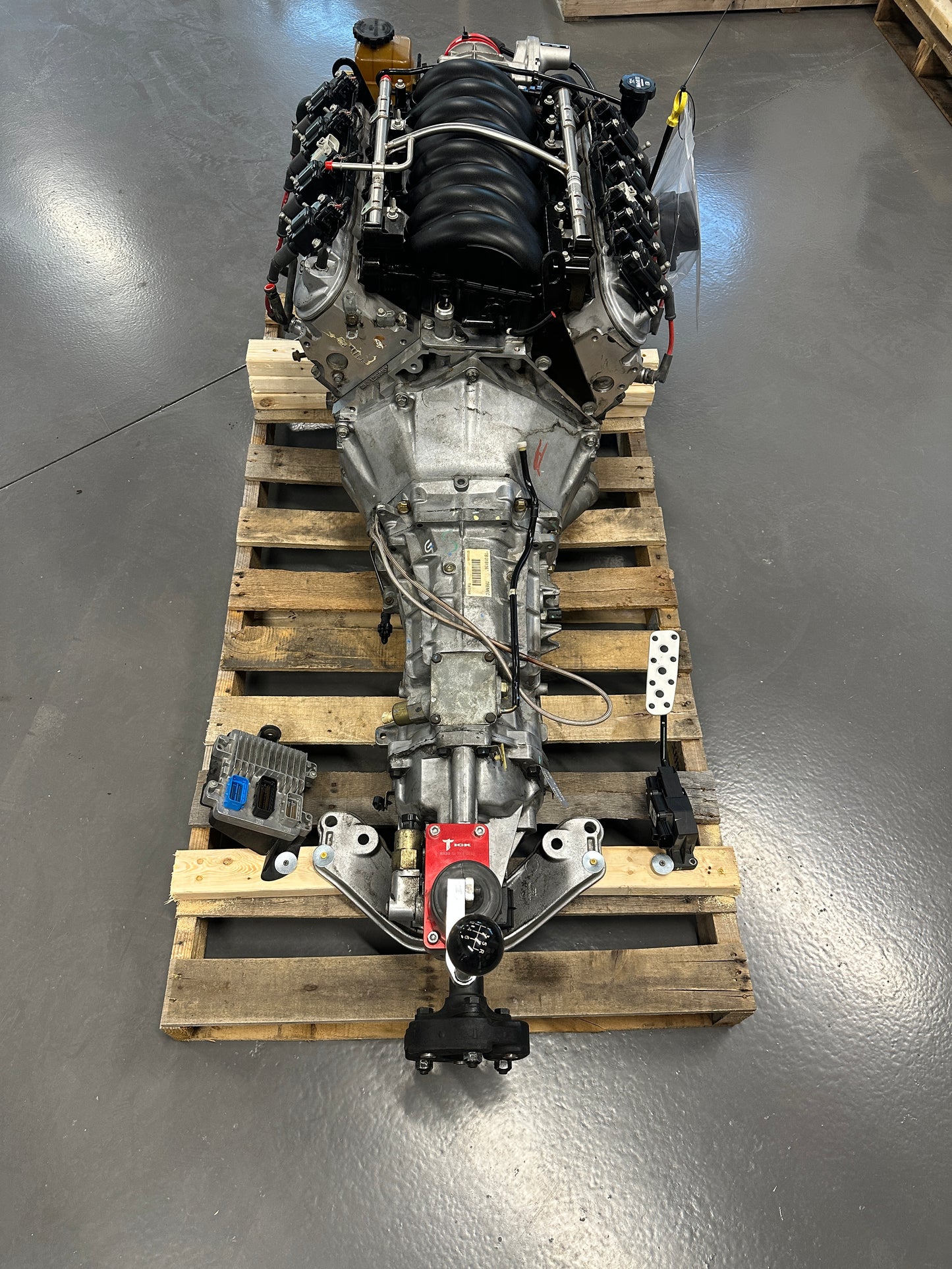 6.0 LS2 Engine T56 Manual Transmission Drivetrain Pullout 400HP 81k