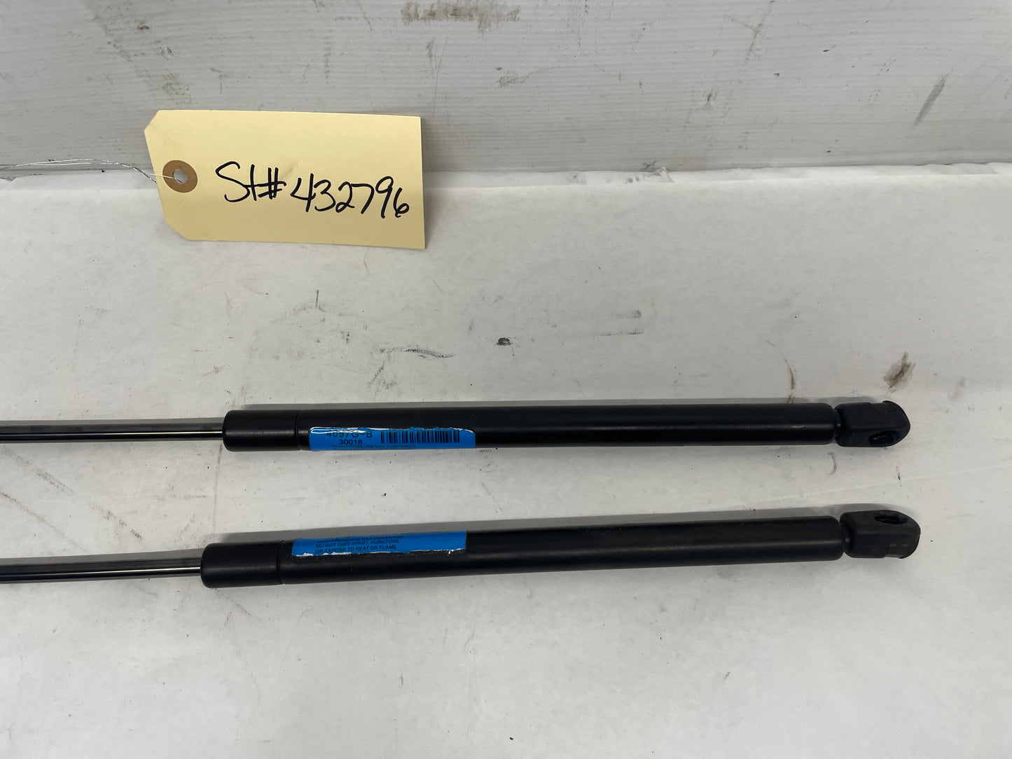 2005 Pontiac GTO RH & LH Hood Gas Lift Support Strut Shocks OEM - Day's Parts Yard