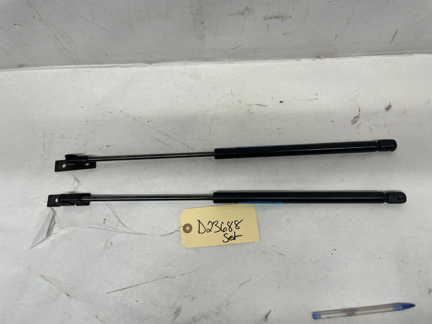 2005 Pontiac GTO RH & LH Hood Gas Lift Support Strut Shocks OEM - Day's Parts Yard