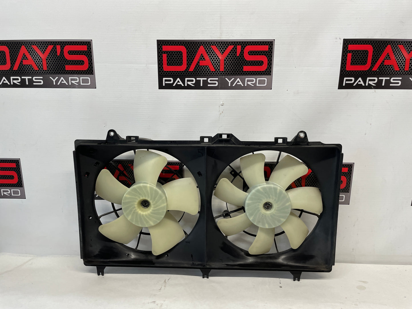 2015 Chevy Camaro SS 1LE Dual Radiator Cooling Fans Assembly OEM - Day's Parts Yard