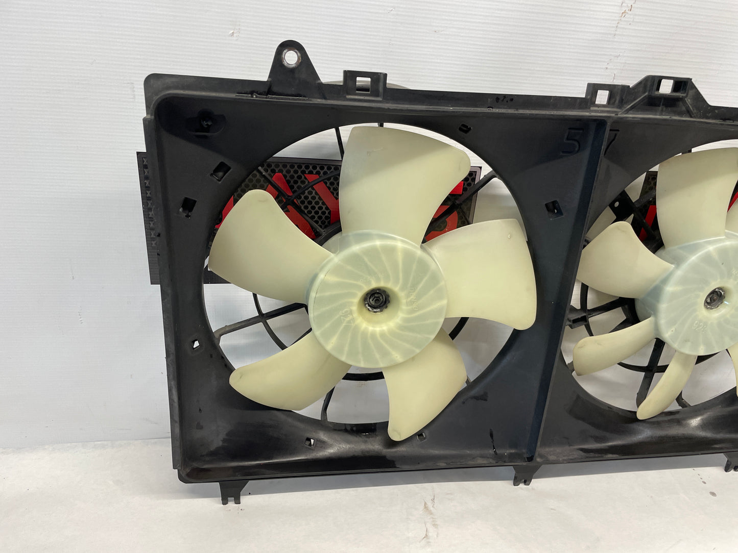 2015 Chevy Camaro SS 1LE Dual Radiator Cooling Fans Assembly OEM - Day's Parts Yard