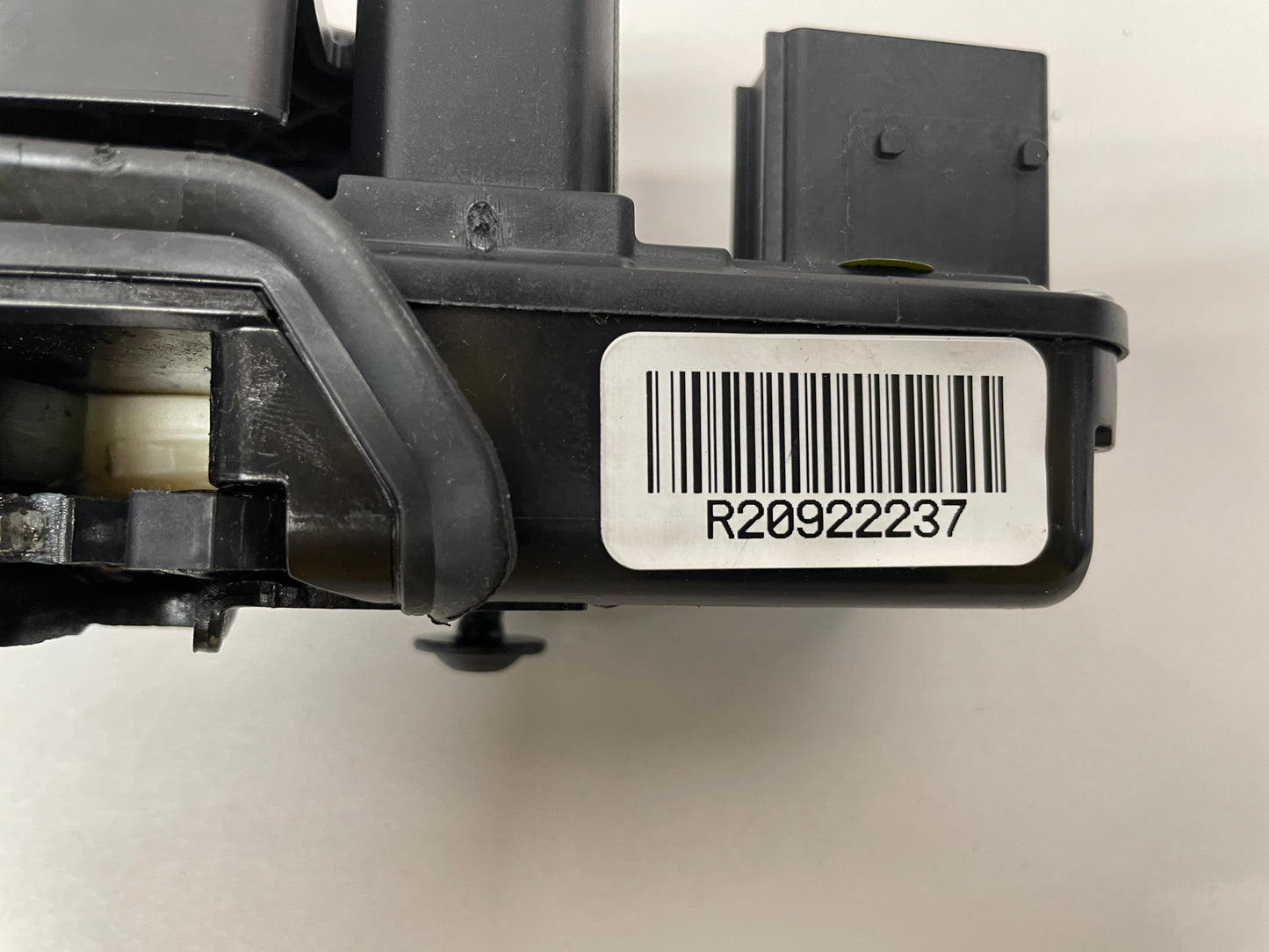 2011 Cadillac CTS-V Coupe RH Passenger Power Door Lock Actuator OEM - Day's Parts Yard