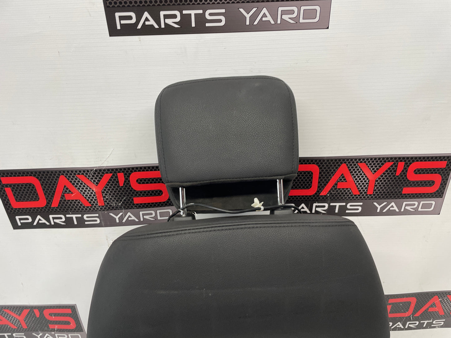 2009 Pontiac G8 GT LH Driver Front Seat Top Cushion Frame Cover Red & Black Leather OEM