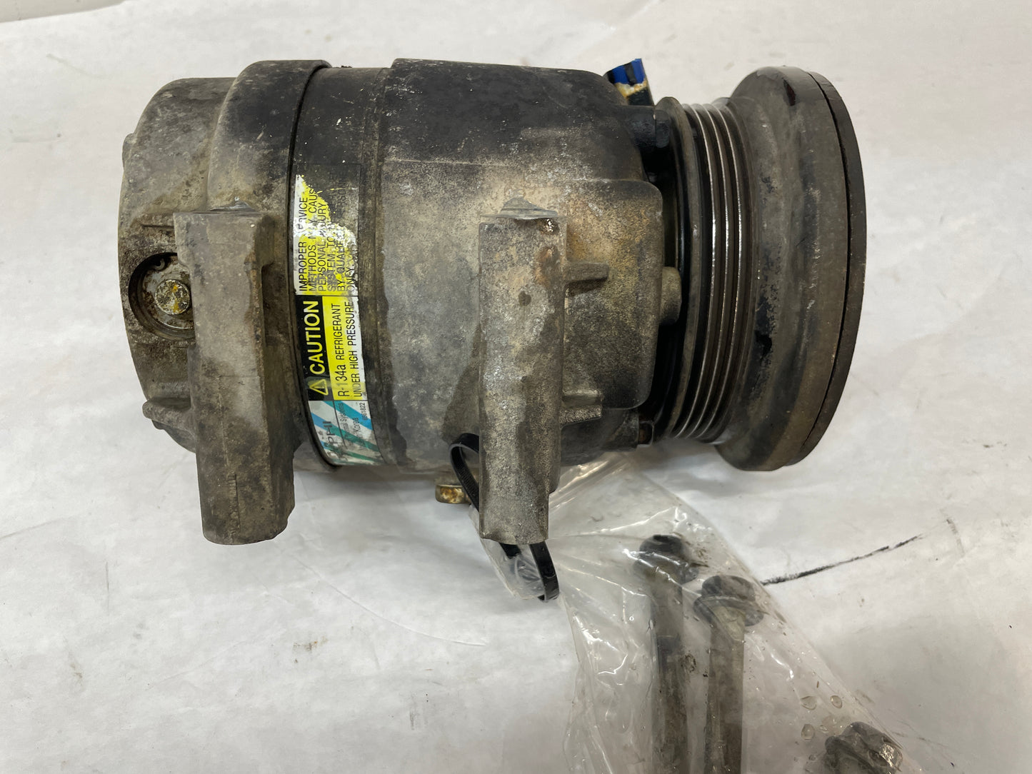 2001 Pontiac Firebird Trans AM WS6 AC Air Conditioner Compressor w/ Hardware OEM - Day's Parts Yard