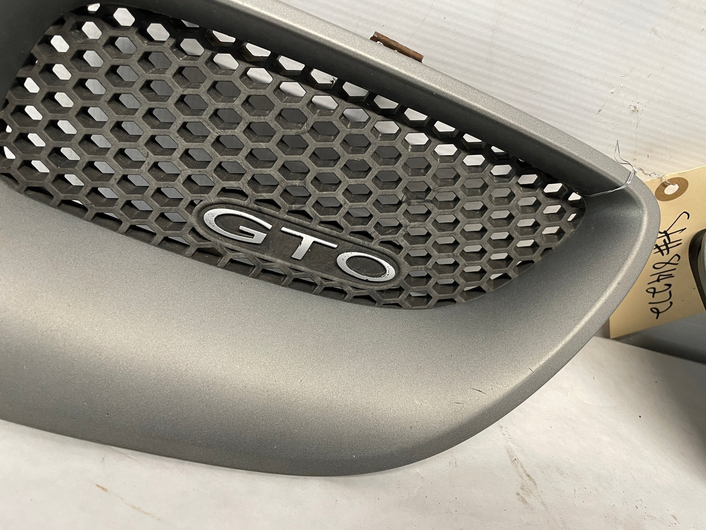 2006 Pontiac GTO SAP Front Bumper Grilles Grills OEM