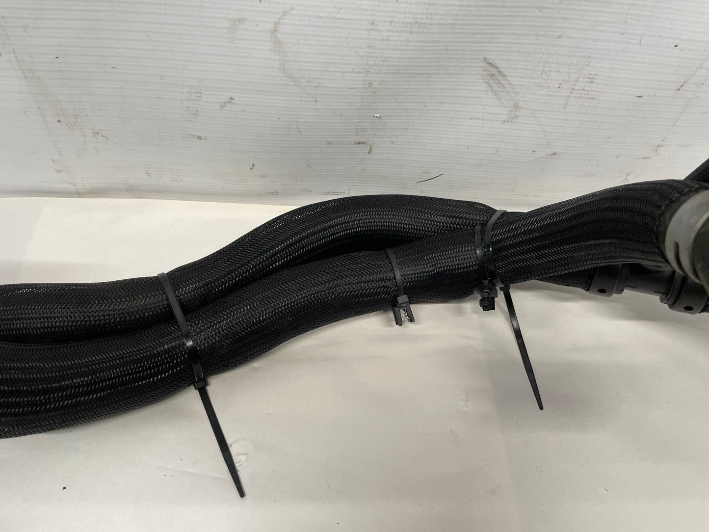 2011 Cadillac CTS-V Coupe Upper and Lower Radiator Hoses Lines Tubes OEM - Day's Parts Yard