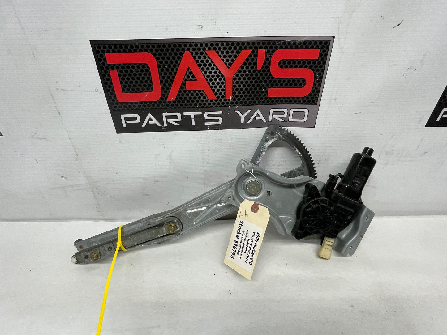 2005 Pontiac GTO LH Driver Window Regulator Motor OEM - Day's Parts Yard