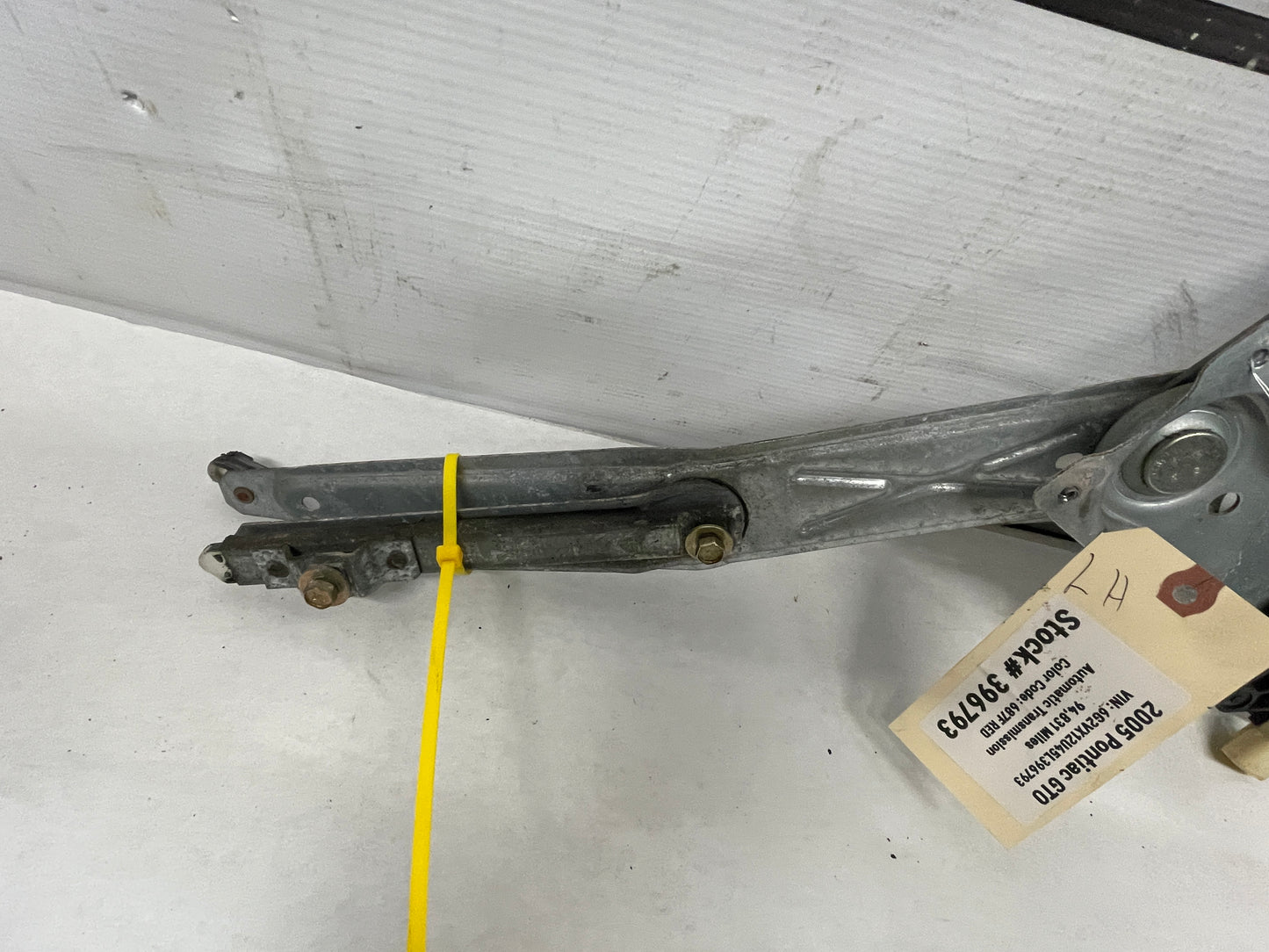2005 Pontiac GTO LH Driver Window Regulator Motor OEM - Day's Parts Yard
