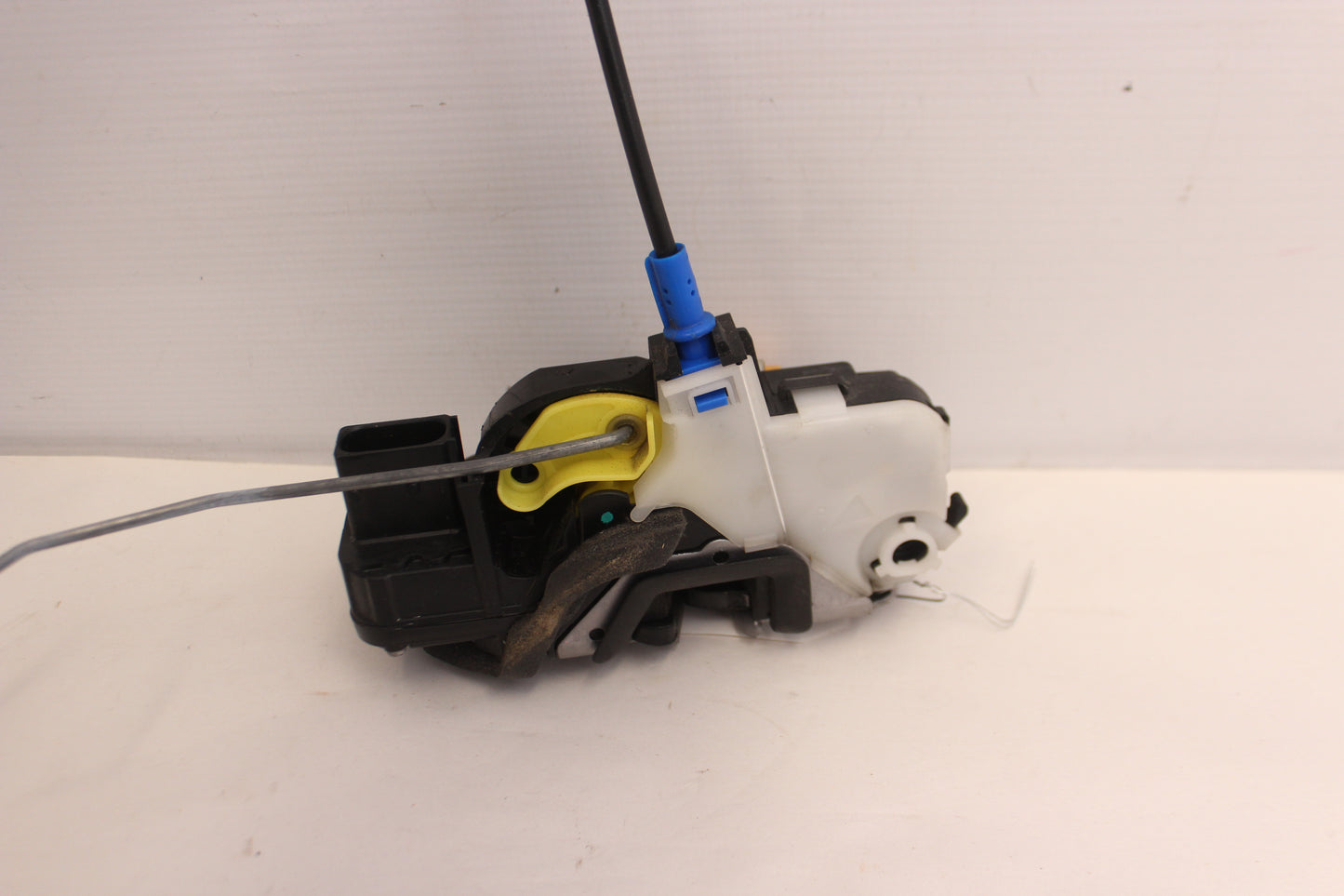 2015 Chevy SS Sedan Front LH Driver Door Lock Actuator OEM - Day's Parts Yard