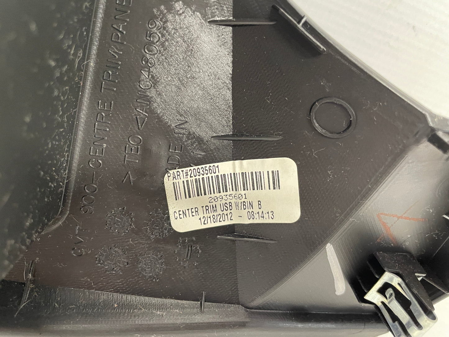 2013 GMC Sierra C1500 SLE Center Dash Radio Heat AC Trim Surround Bezel Vents OEM - Day's Parts Yard