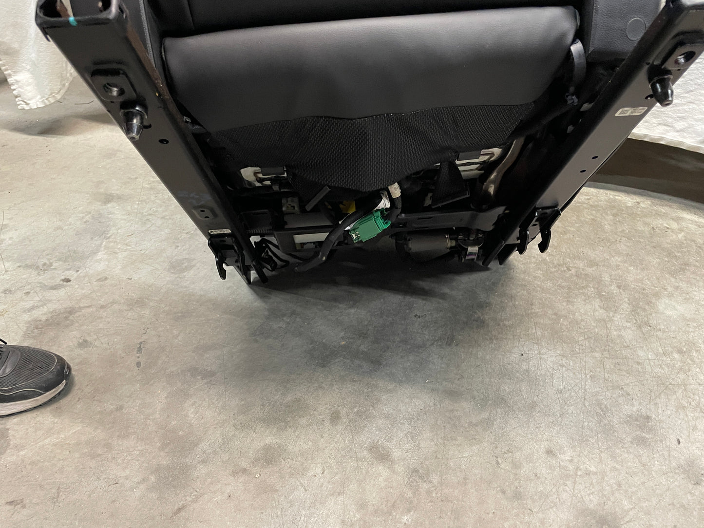 2016 Chevy SS Sedan Seats Fronts and Rears Black Leather Alcantara Suede OEM - Day's Parts Yard
