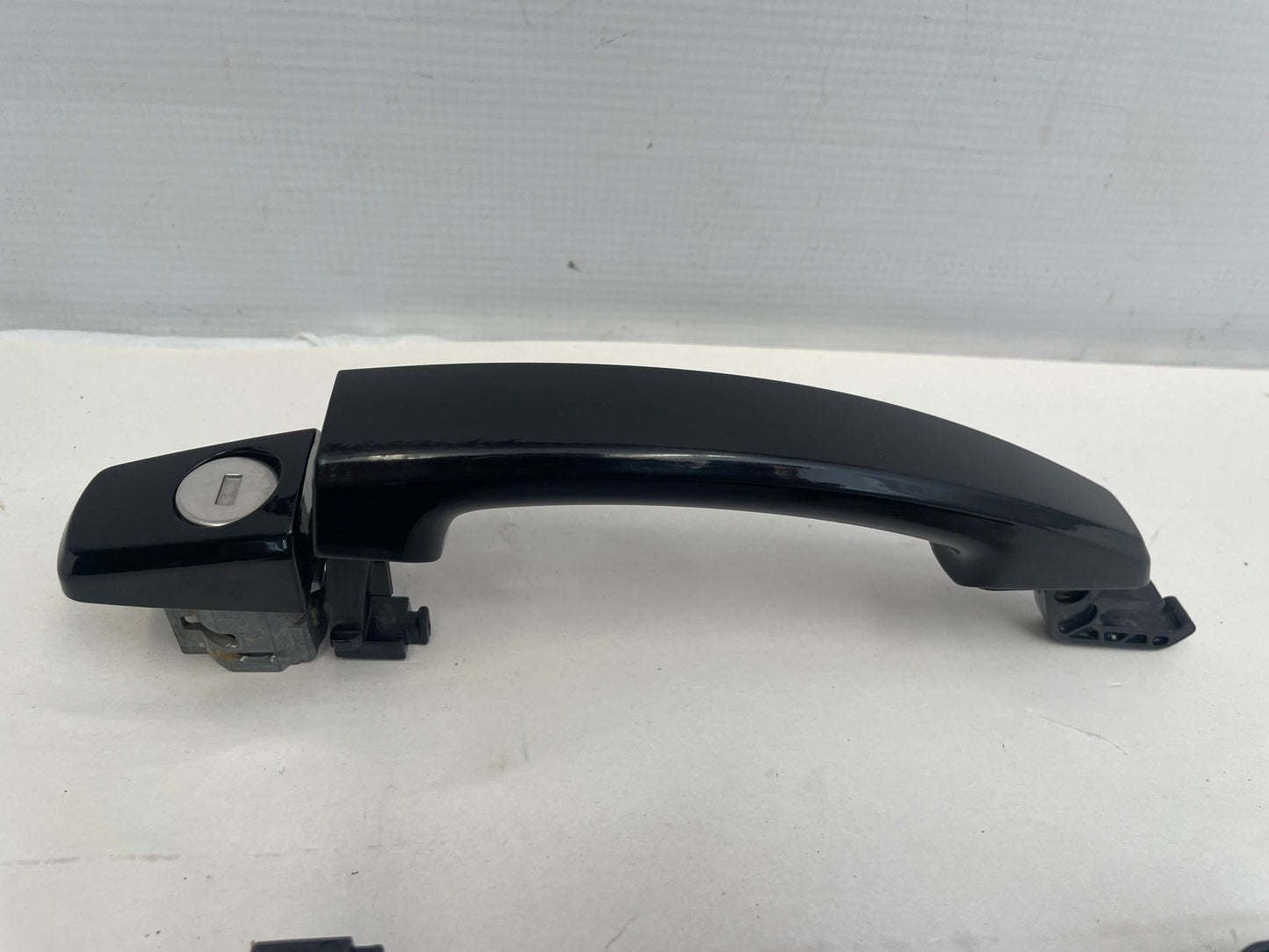 2015 Chevy Camaro SS RH & LH Exterior Door Handles OEM - Day's Parts Yard