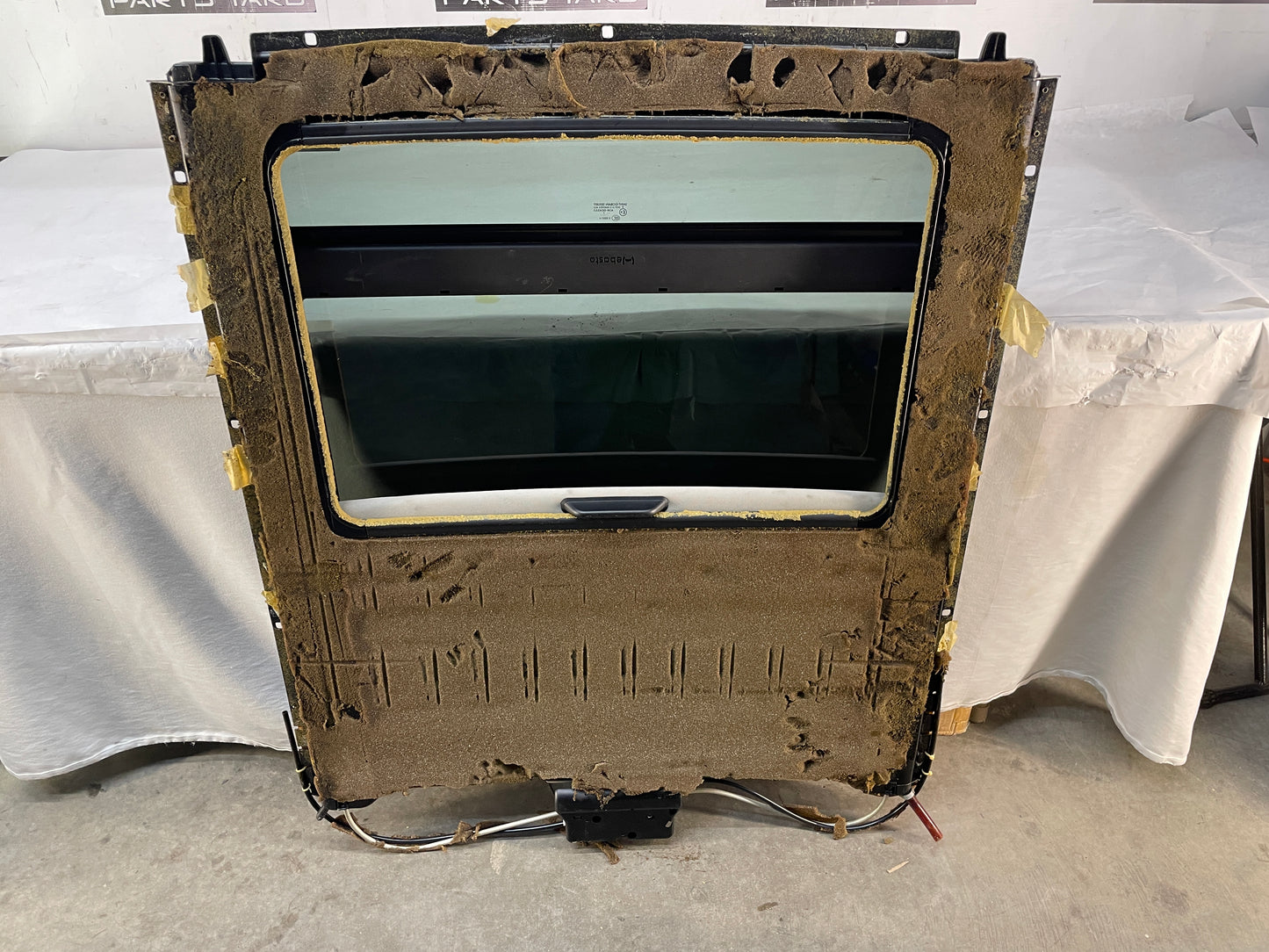 2009 Cadillac CTS-V Sedan Sunroof Sun Moon Moonroof Roof OEM - Day's Parts Yard