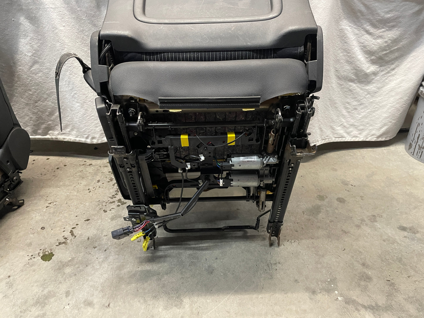 2013 Chevy Caprice Seats Fronts and Rears OEM LOCAL PICK UP - Day's Parts Yard