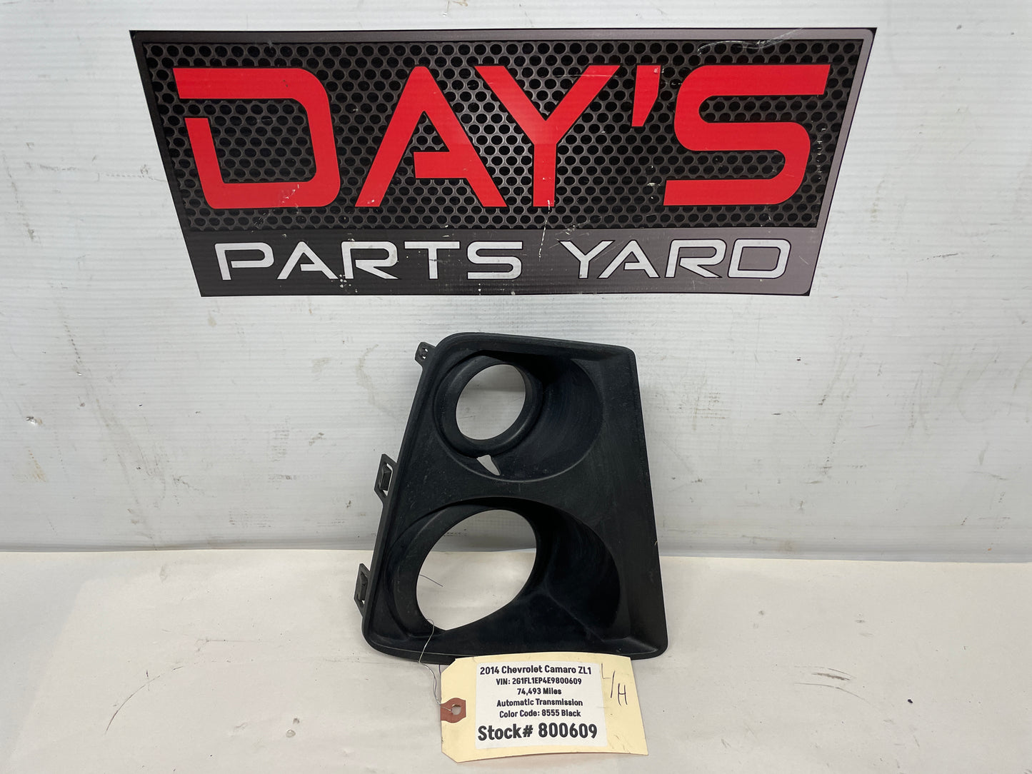 2014 Chevy Camaro ZL1 RH Passenger Fog Light Bezel OEM - Day's Parts Yard