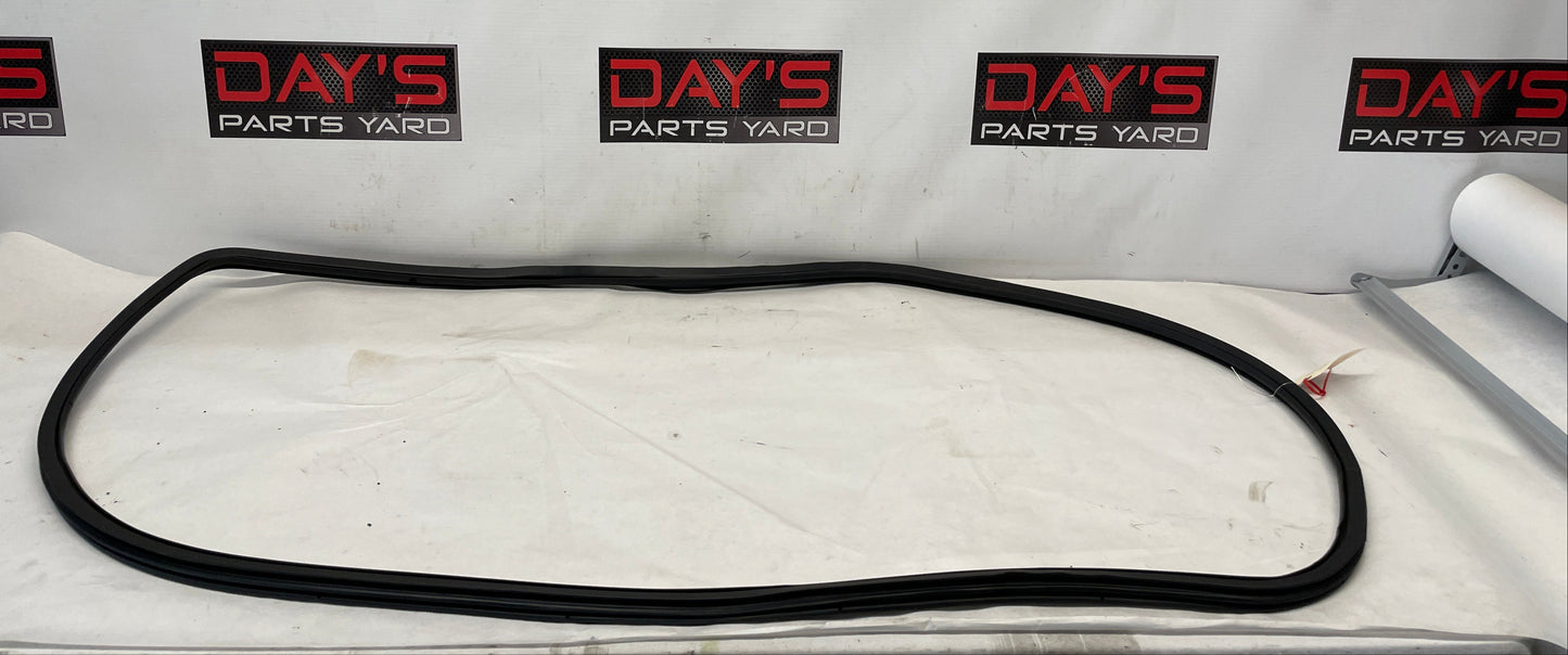 2005 Pontiac GTO RH Passenger Door Rubber Weather Strip Seal OEM - Day's Parts Yard