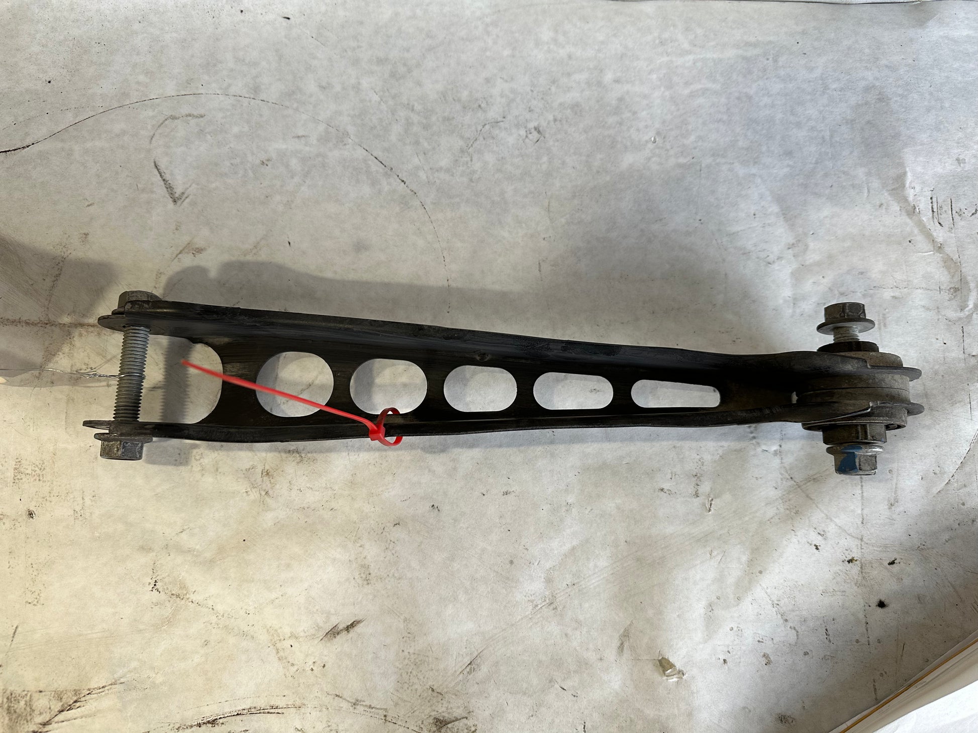 2017 Chevy Camaro ZL1 Rear RH Passenger Control Arm OEM - Day's Parts Yard