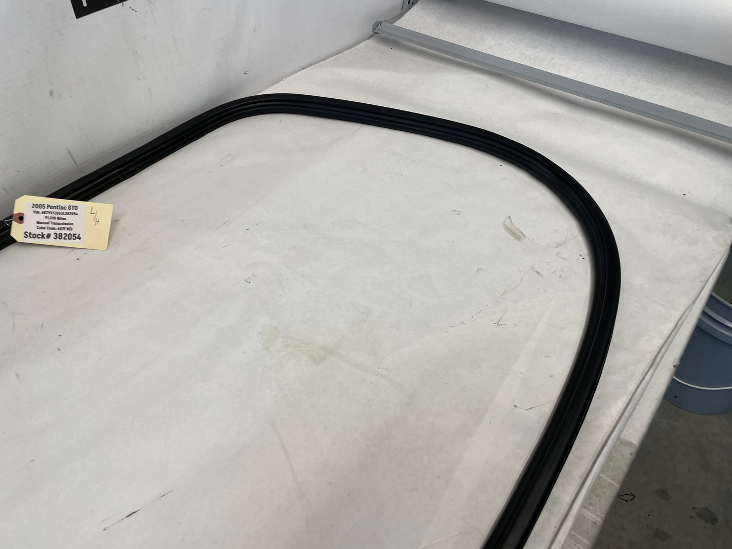2005 Pontiac GTO LH Driver Door Weather Strip OEM - Day's Parts Yard