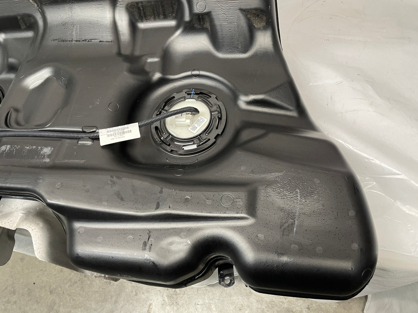 2016 Chevy SS Sedan Complete Fuel Gas Tank w/ Pumps OEM - Day's Parts Yard