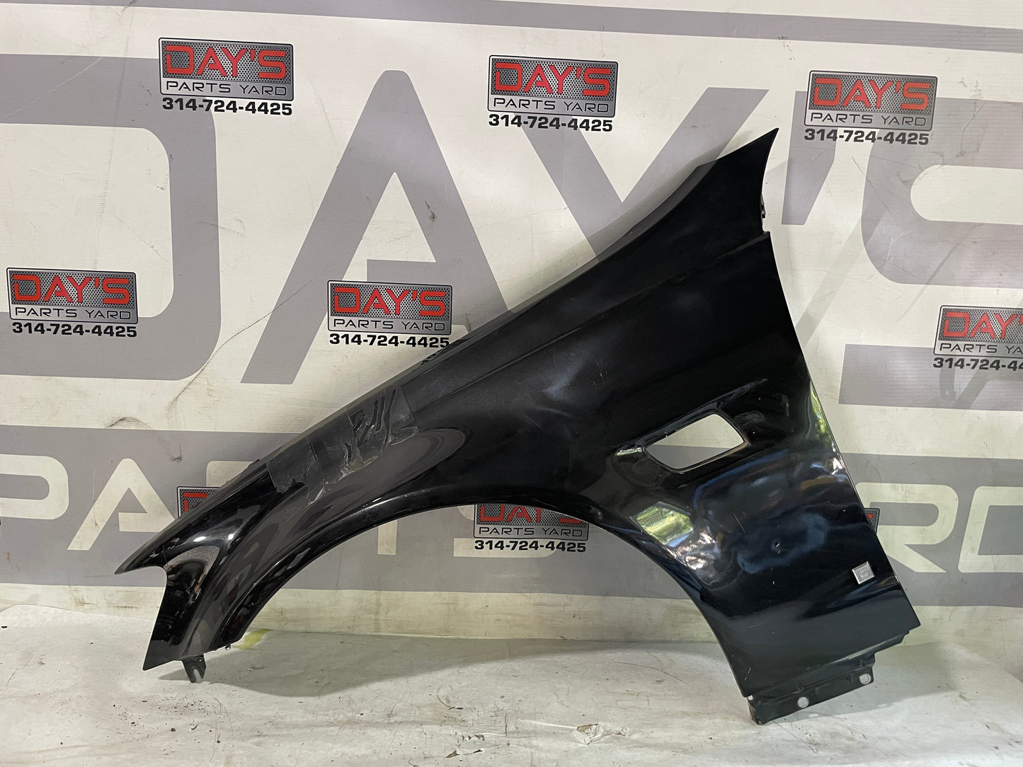 2009 Pontiac G8 GT LH Driver Fender OEM LOCAL PICK UP - Day's Parts Yard