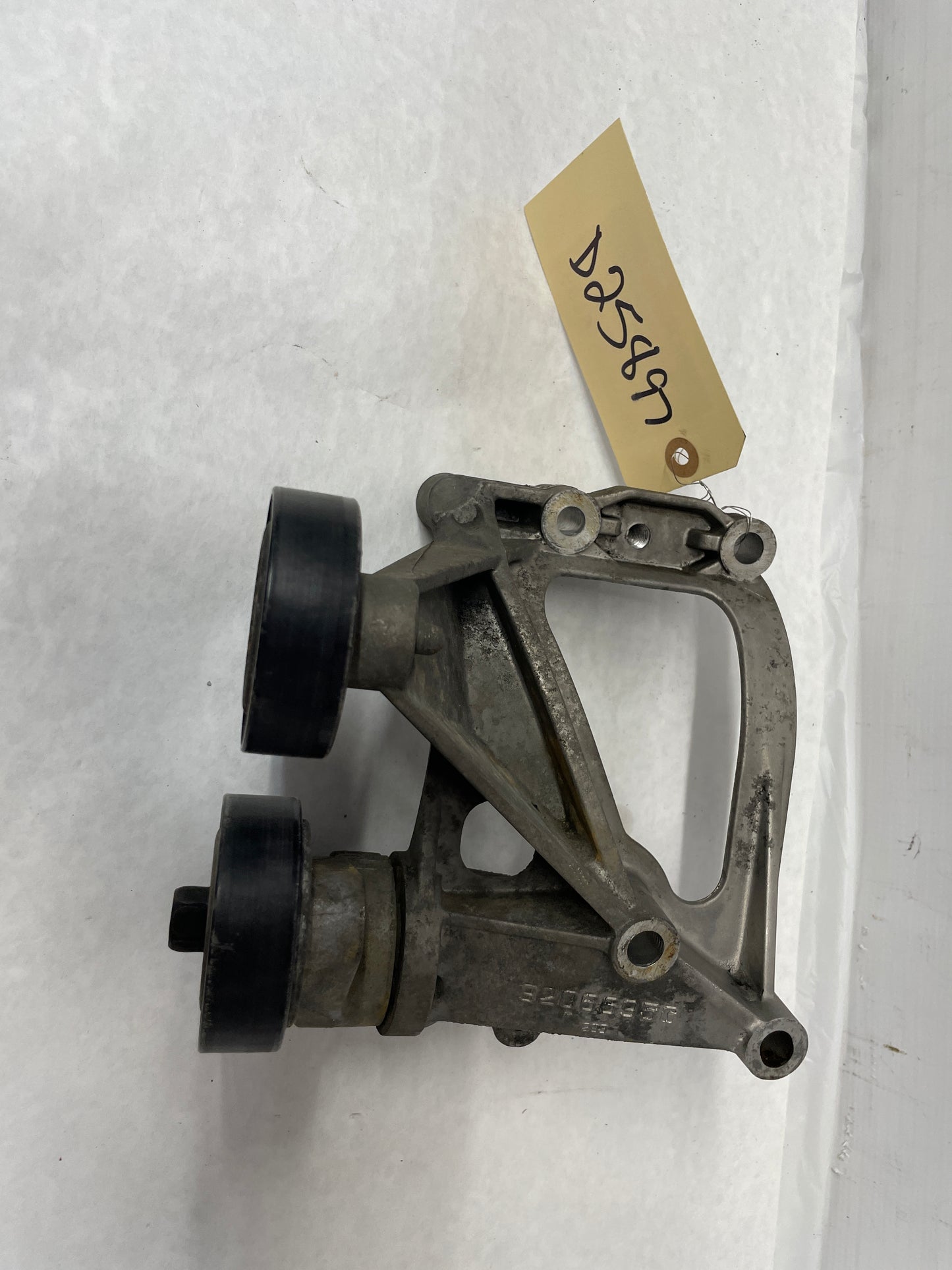 2006 Pontiac GTO AC A/C Air Conditioner Compressor Bracket OEM - Day's Parts Yard