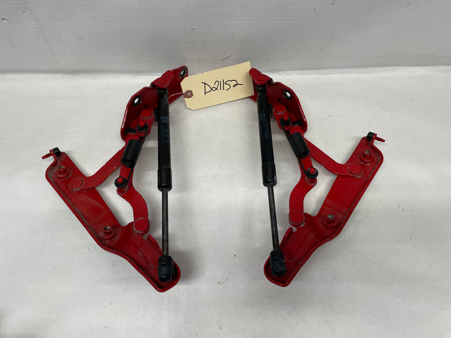 2017 Chevy SS Sedan RH & LH Trunk Hinges OEM - Day's Parts Yard