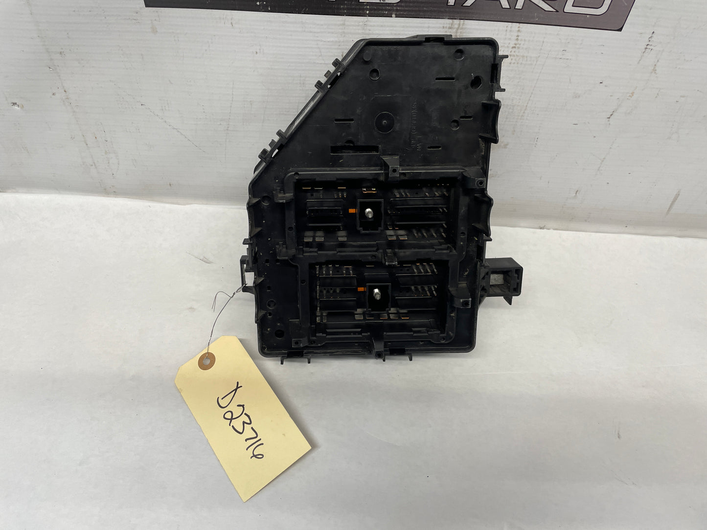 2013 Chevy Caprice Engine Bay Fuse Relay Junction Box Block OEM - Day's Parts Yard