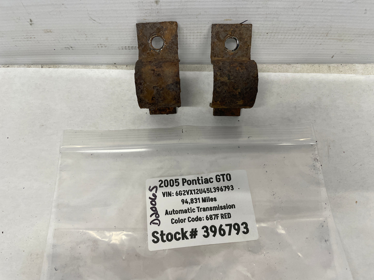 2005 Pontiac GTO Rear Sway Rear Sway Bar Brackets OEM - Day's Parts Yard