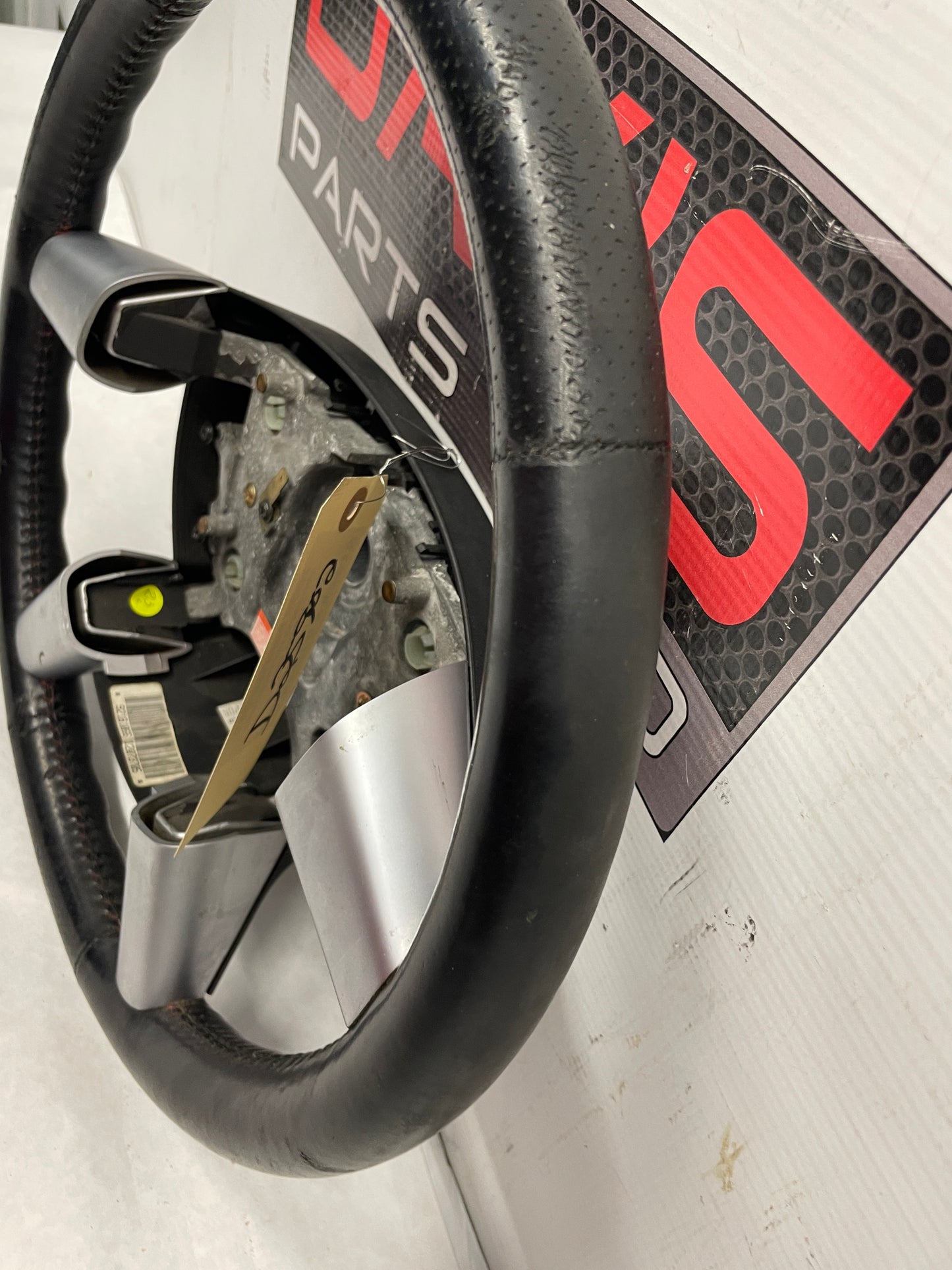 2006 Pontiac GTO Steering Wheel OEM - Day's Parts Yard