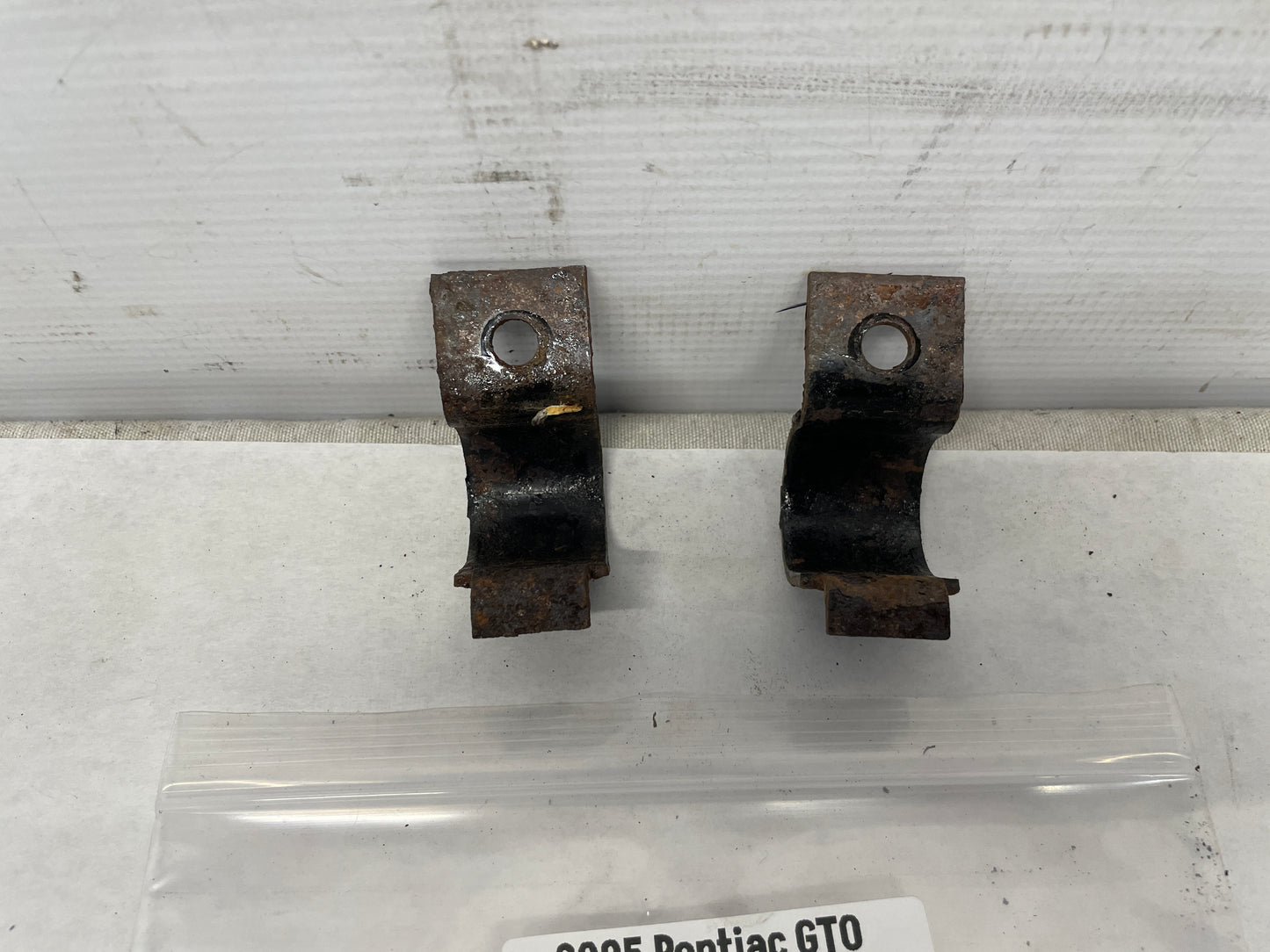 2005 Pontiac GTO Rear Sway Rear Sway Bar Brackets OEM - Day's Parts Yard
