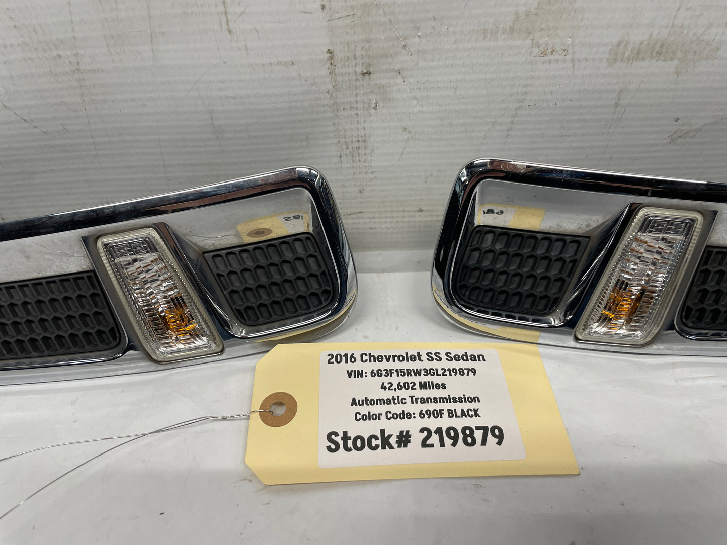 2016 Chevy SS Sedan RH & LH Fender Marker Lights Tail Lamp OEM - Day's Parts Yard