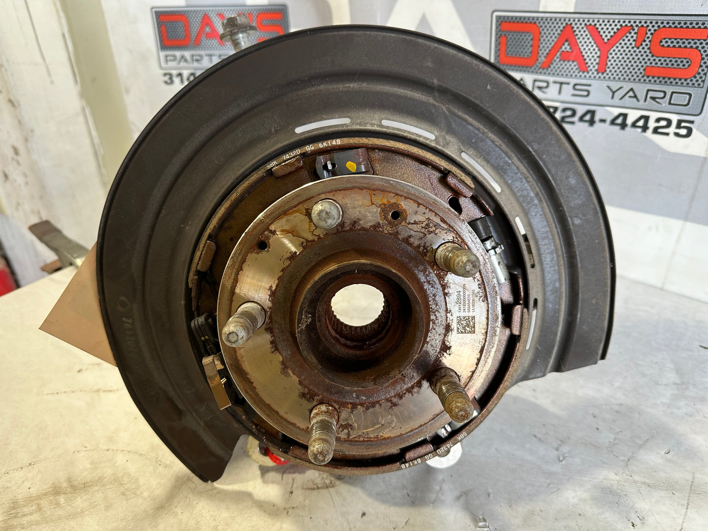 2017 Chevy Camaro ZL1 Rear RH Passenger Spindle Knuckle Hub OEM - Day's Parts Yard