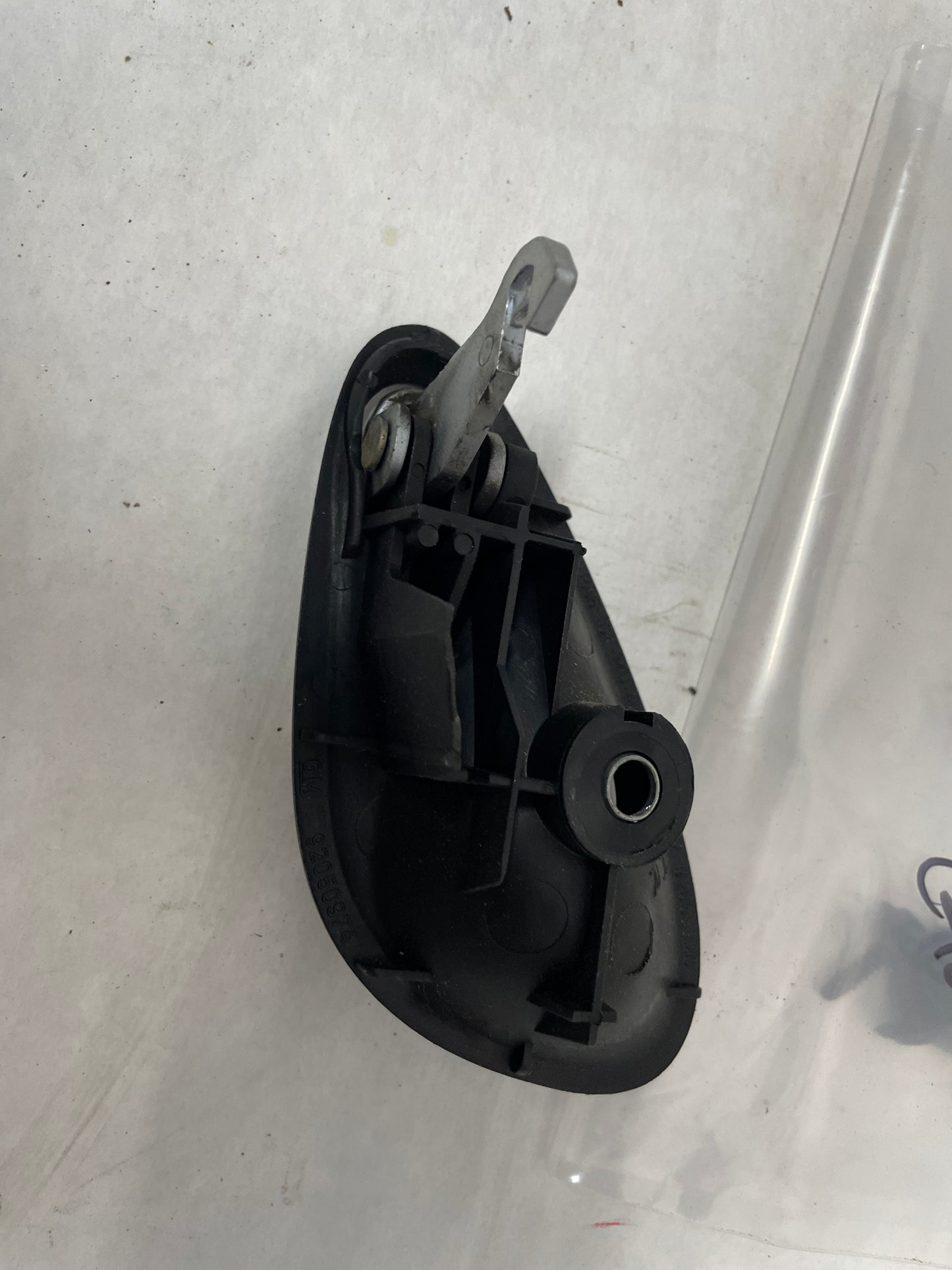 2005 Pontiac GTO RH Passenger Interior Door Handle OEM - Day's Parts Yard