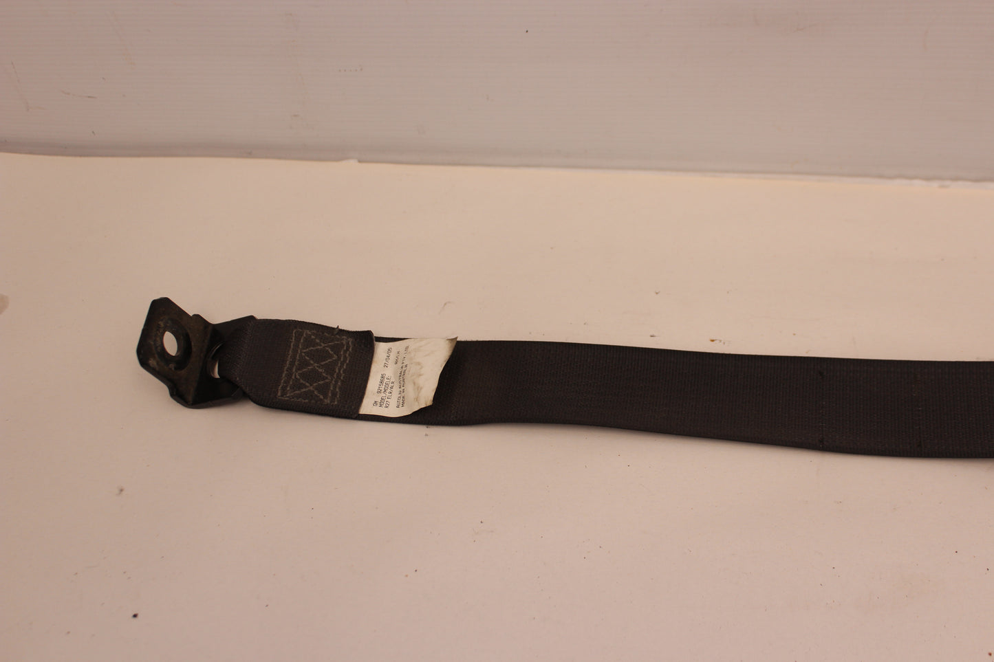 2005 Pontiac GTO LH Rear Seat Belt Retractor OEM - Day's Parts Yard