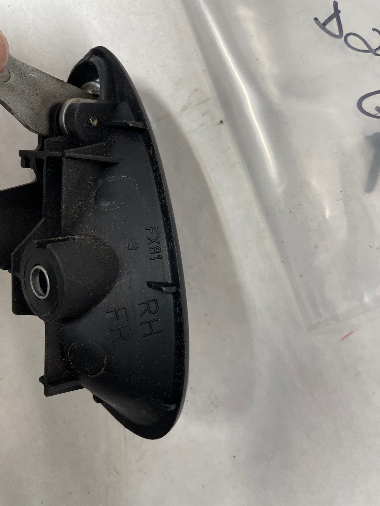 2005 Pontiac GTO RH Passenger Interior Door Handle OEM - Day's Parts Yard