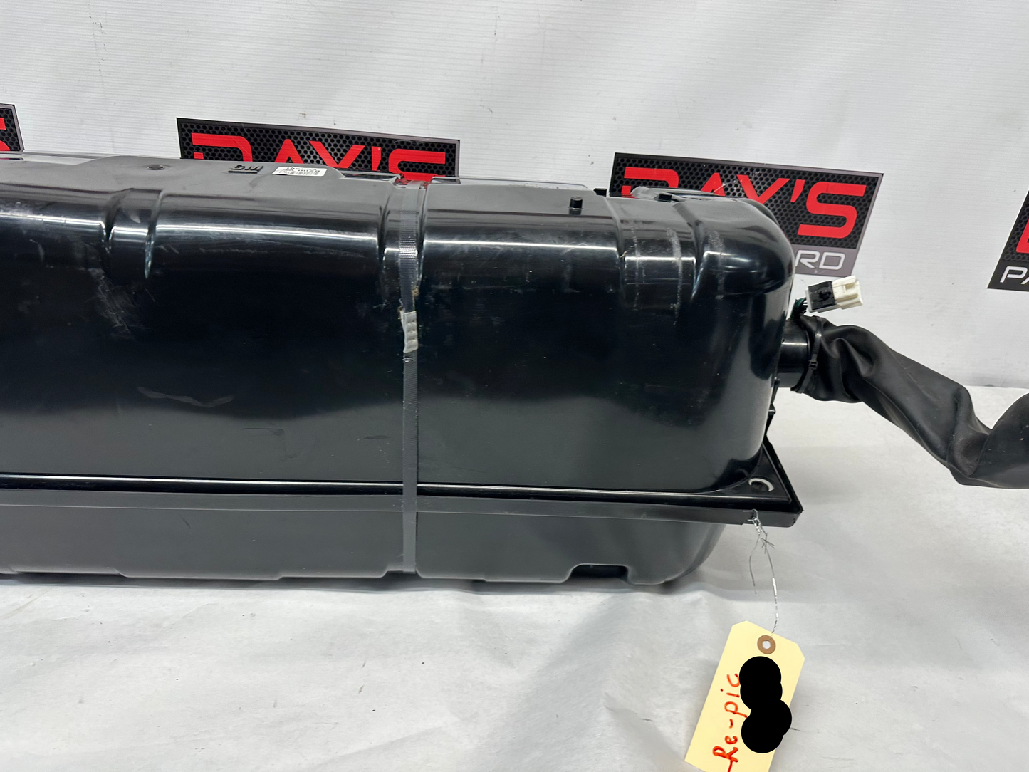 2005 Pontiac GTO Fuel Gas Tank OEM - Day's Parts Yard