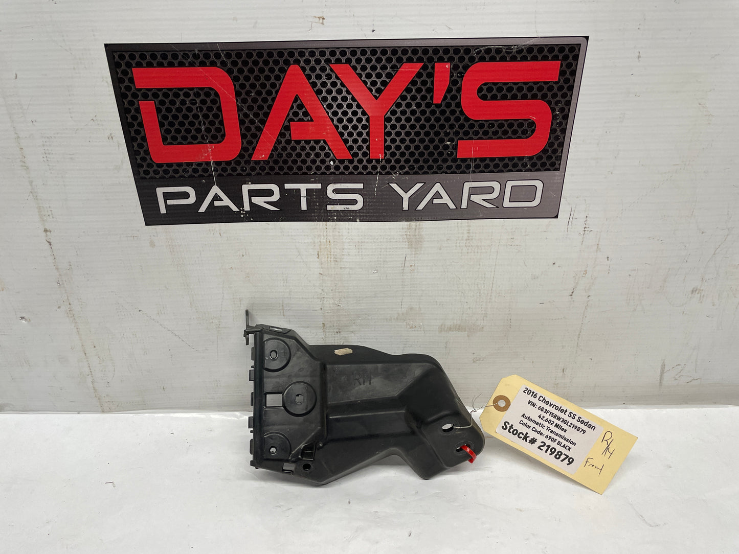 2016 Chevy SS Sedan RH Passenger Fender Bumper Bracket OEM - Day's Parts Yard
