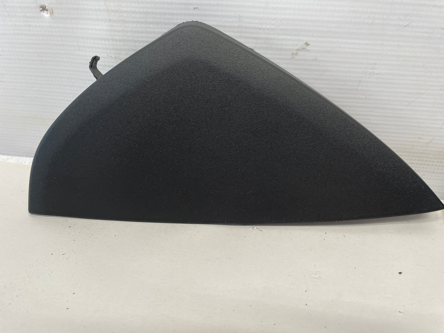2009 Pontiac G8 RH & LH Dash Trim End Caps OEM - Day's Parts Yard