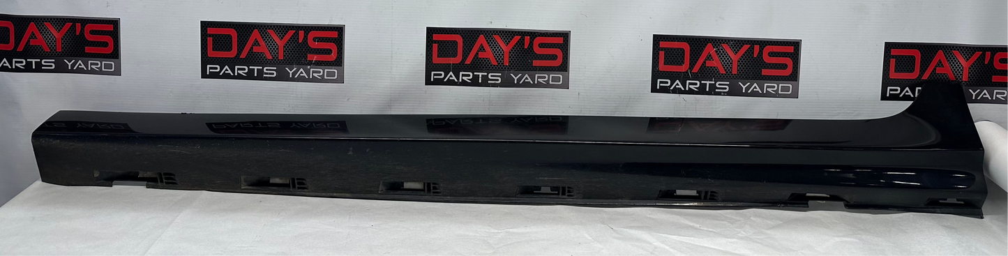 2009 Pontiac G8 GT LH Driver Rocker Molding Side Skirt Panel Trim OEM - Day's Parts Yard