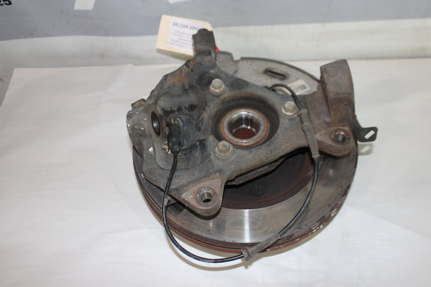 2015 Chevy Silverado 1500 LTZ RH Passenger Spindle Knuckle Hub OEM - Day's Parts Yard