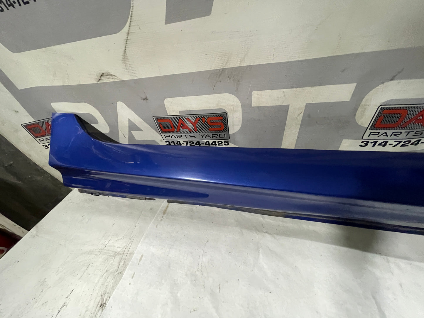 2017 Chevy SS Sedan RH Passenger Rocker Molding Trim OEM - Day's Parts Yard