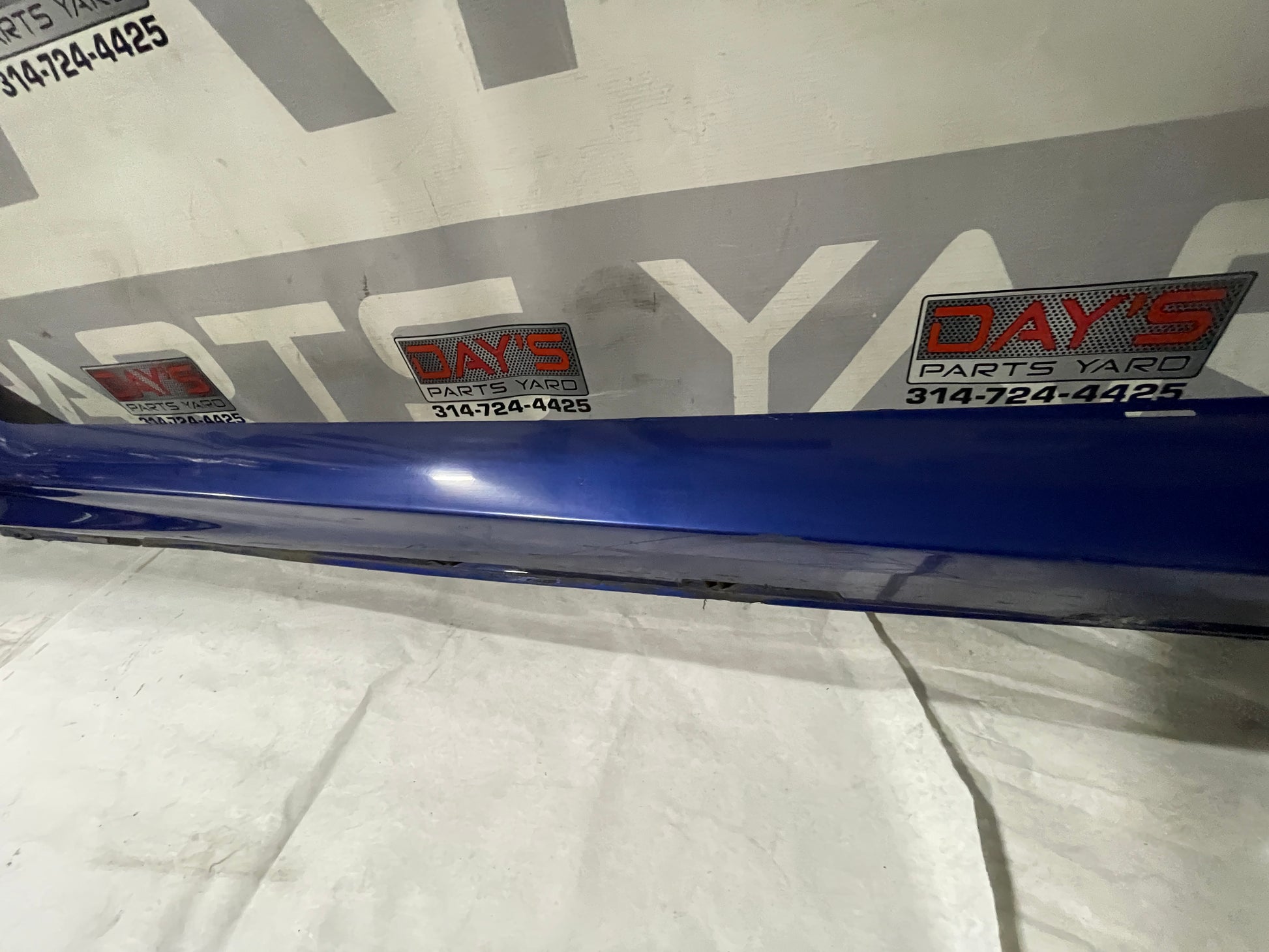 2017 Chevy SS Sedan RH Passenger Rocker Molding Trim OEM - Day's Parts Yard